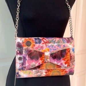BETSEY JOHNSON ~ Vibrant Floral Print Shoulder Bag w/Silver Chain Strap 9 x 6